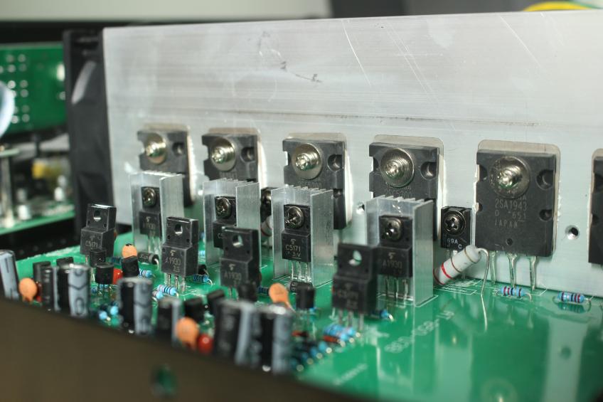 Tìm hiểu hoạt động của sò công suất amply